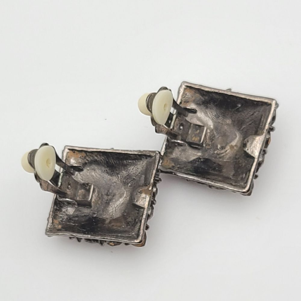Vintage Rhinestone clip on earrings, wine, and gunmetal color - Picture 2 of 4